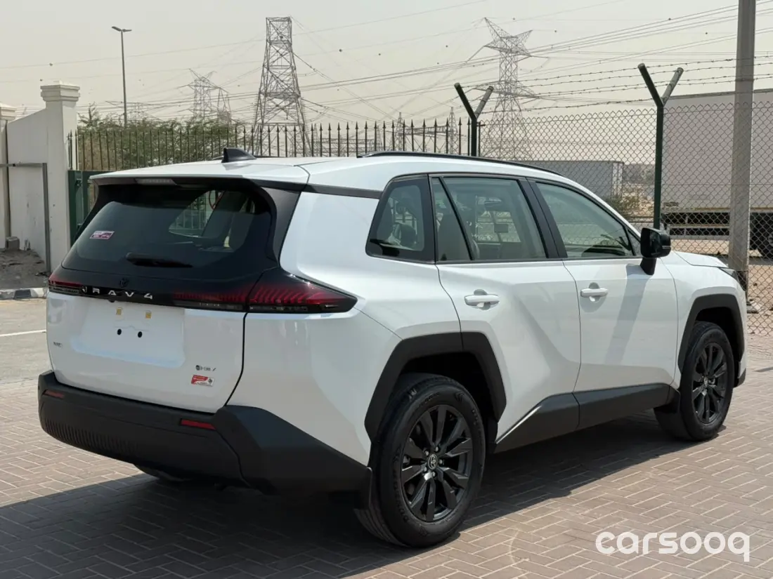 Toyota RAV4 XLE 2.5L Hybrid 2026 - GCC Specs - White/Beige - Photo 5
