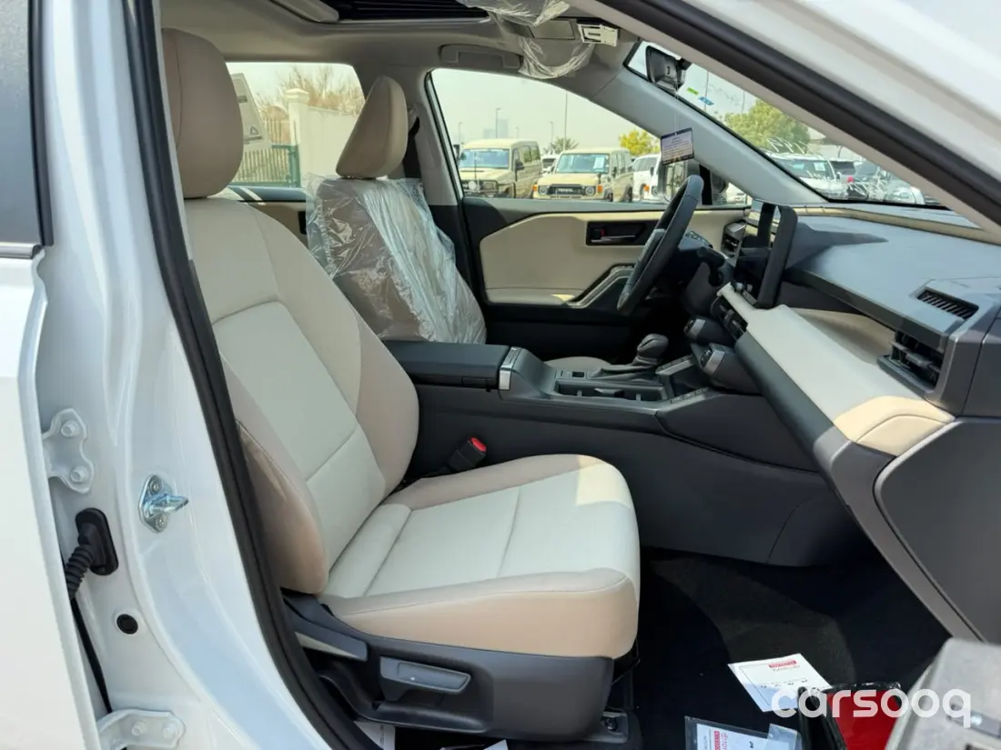 Toyota RAV4 XLE 2.5L Hybrid 2026 - GCC Specs - White/Beige - Photo 8