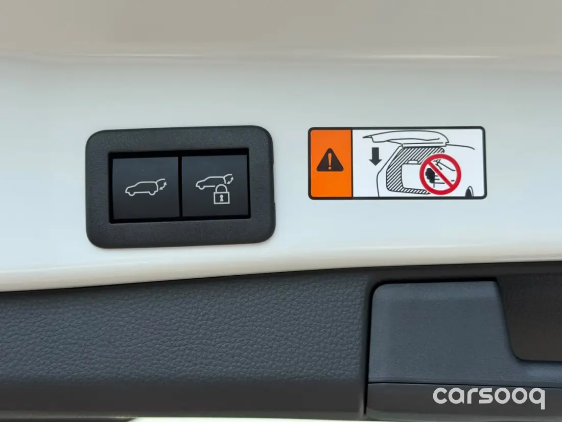 Toyota RAV4 XLE 2.5L Hybrid 2026 - GCC Specs - White/Beige - Photo 12