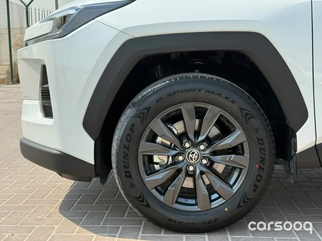 Toyota RAV4 XLE 2.5L Hybrid 2026 - GCC Specs - White/Beige - Photo 20