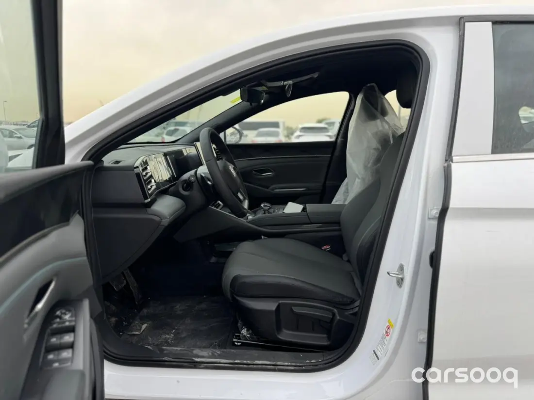 BYD Qin L 1.5L Hybrid 2025 - White Exterior Black Interior - Photo 24