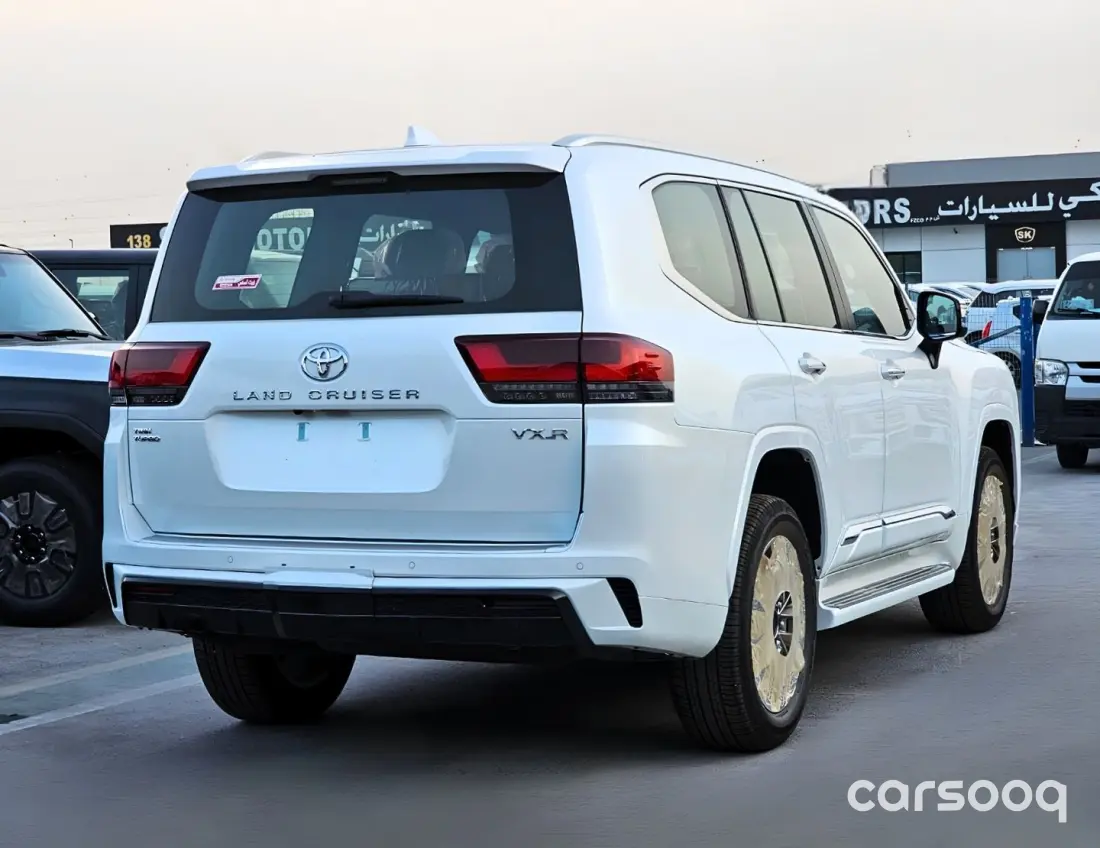 Toyota Land Cruiser VXR 2026 Model 3.5L V6 - GCC Specs - White/Red - Photo 4