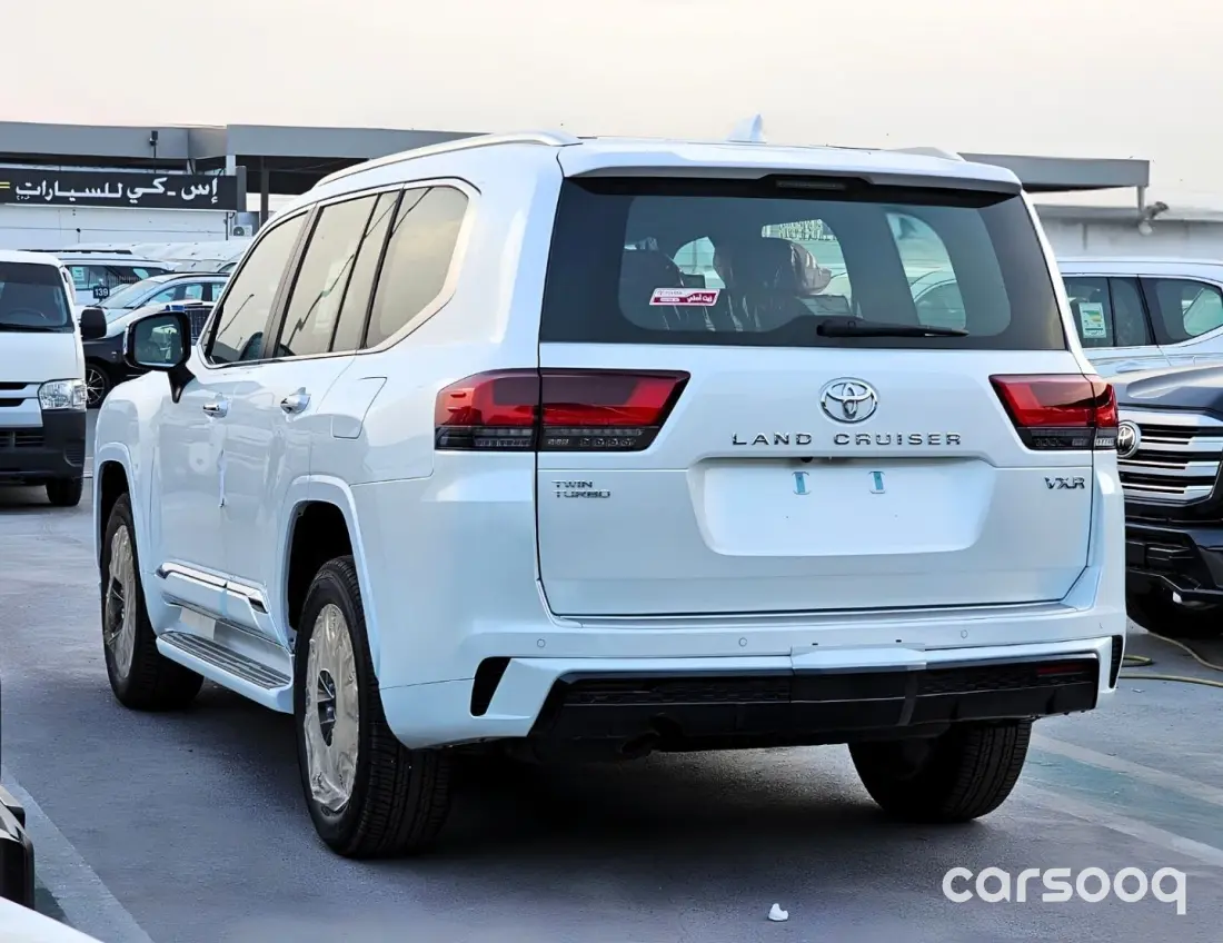 Toyota Land Cruiser VXR 2026 Model 3.5L V6 - GCC Specs - White/Red - Photo 5