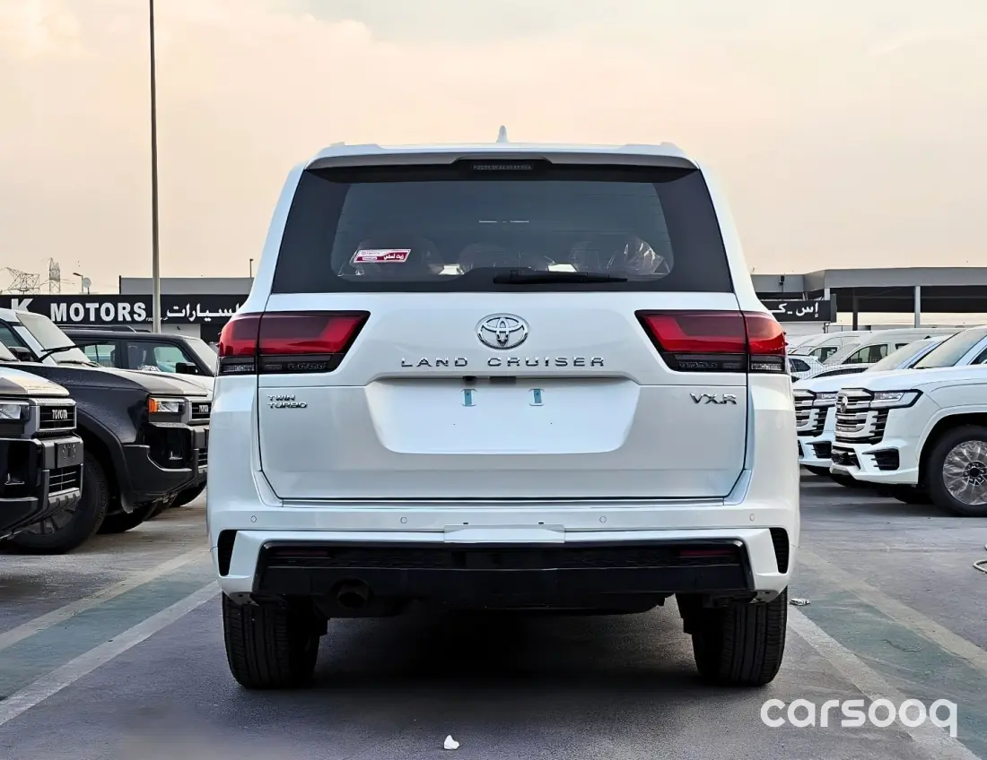 Toyota Land Cruiser VXR 2026 Model 3.5L V6 - GCC Specs - White/Red - Photo 6