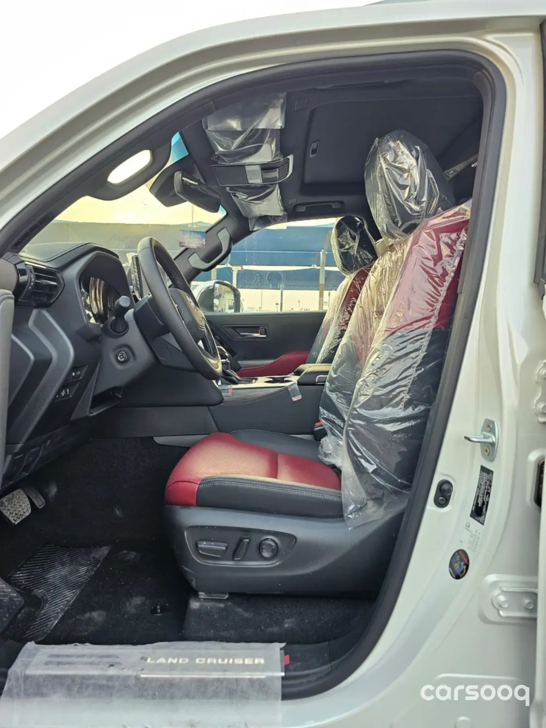 Toyota Land Cruiser VXR 2026 Model 3.5L V6 - GCC Specs - White/Red - Photo 12