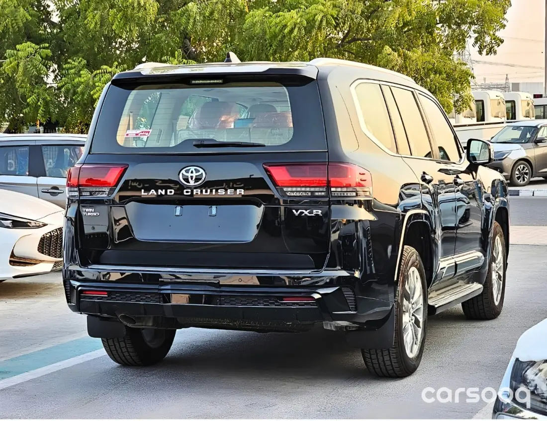 Toyota Land Cruiser VXR 2026 Model 3.5L V6 - GCC Specs - Black/Beige - Photo 4