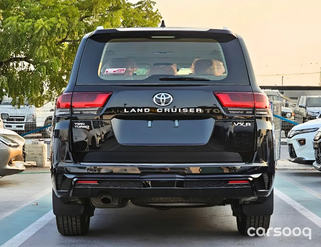 Toyota Land Cruiser VXR 2026 Model 3.5L V6 - GCC Specs - Black/Beige - Photo 6