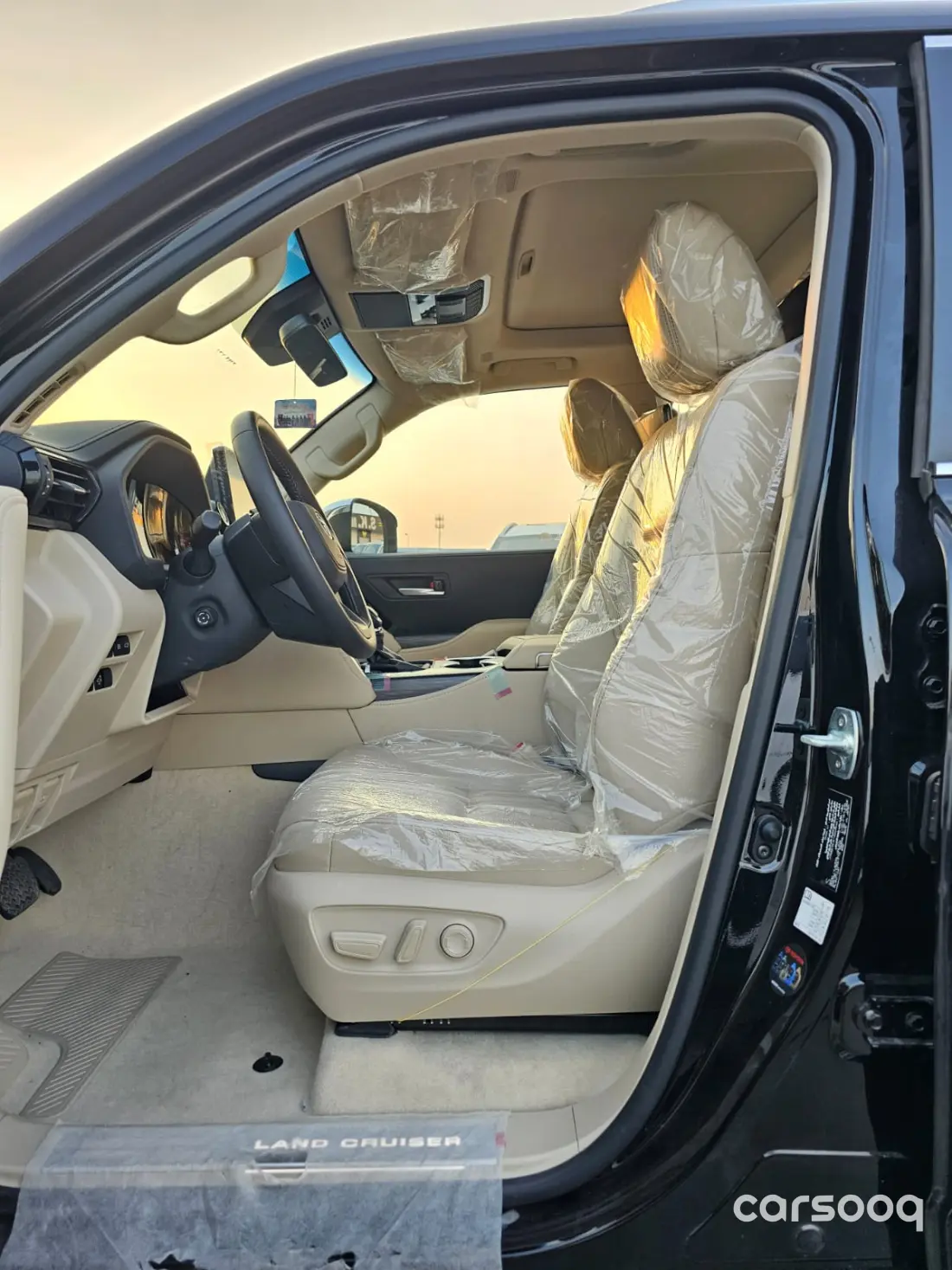 Toyota Land Cruiser VXR 2026 Model 3.5L V6 - GCC Specs - Black/Beige - Photo 11