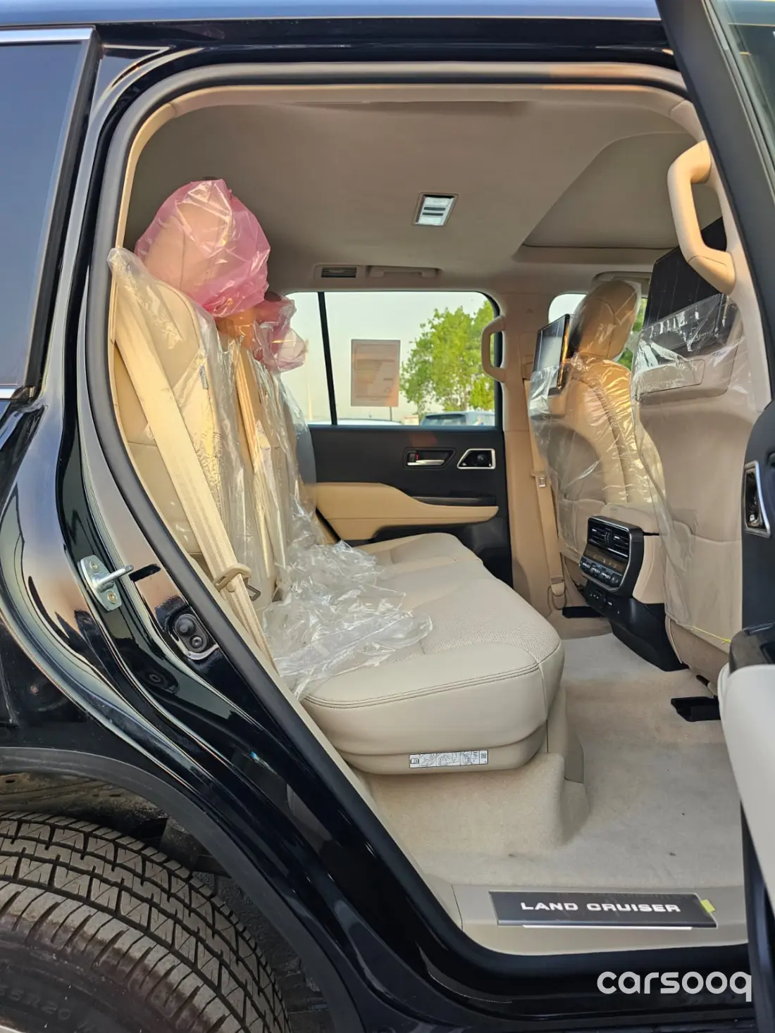 Toyota Land Cruiser VXR 2026 Model 3.5L V6 - GCC Specs - Black/Beige - Photo 14