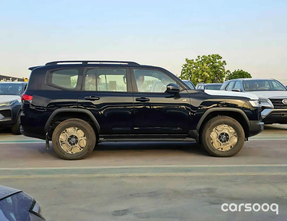 Toyota Land Cruiser GR Sport 2026 Model 3.3L Diesel - GCC Specs - Black/Beige - Photo 2