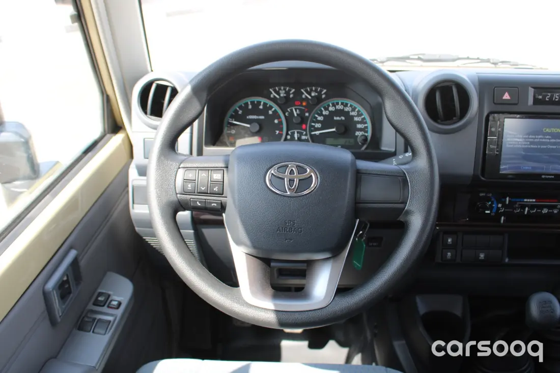 Toyota Land Cruiser LC78 2026 Model 4.0L V6 Manual - GCC Specs - Beige/Grey - Photo 10