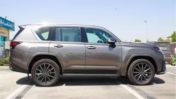 Lexus LX 600 f sport v6 2022 3.5L 4WD