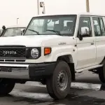 تويوتا لاند كروزر LC76 مصندق فئة LX موديل 2026 محرك 4.0L V6 مانيوال - أبيض/تان - Thumbnail 1