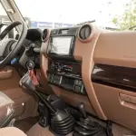تويوتا لاند كروزر LC76 مصندق فئة LX موديل 2026 محرك 4.0L V6 مانيوال - أبيض/تان - Thumbnail 8
