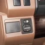 تويوتا لاند كروزر LC76 مصندق فئة LX موديل 2026 محرك 4.0L V6 مانيوال - أبيض/تان - Thumbnail 9