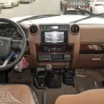 تويوتا لاند كروزر LC76 مصندق فئة LX موديل 2026 محرك 4.0L V6 مانيوال - أبيض/تان - Thumbnail 13
