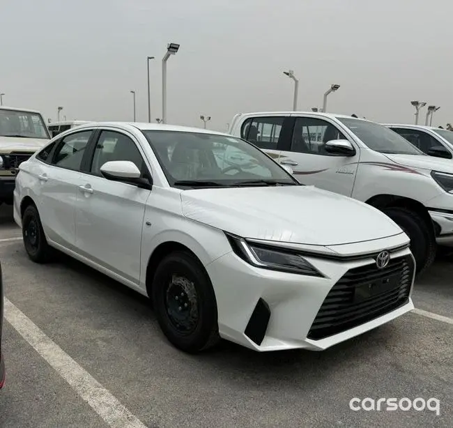 Toyota Yaris E 1.5L 2026 Model - GCC Specs - White/Black - Photo 2