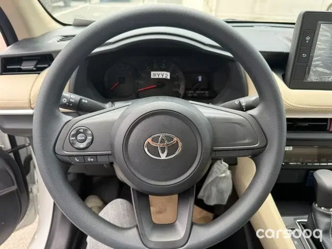 Toyota Yaris E 1.5L 2026 Model - GCC Specs - White/Black - Photo 8