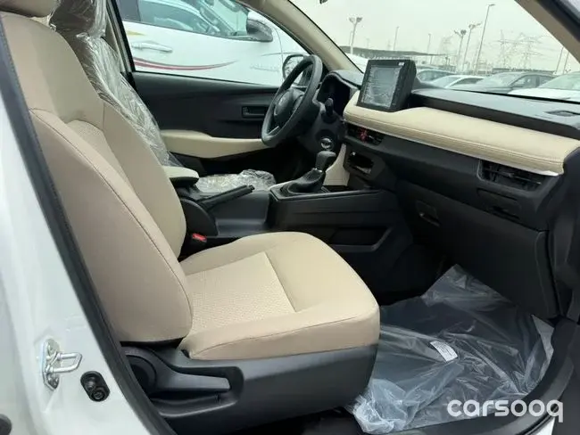 Toyota Yaris E 1.5L 2026 Model - GCC Specs - White/Black - Photo 15