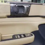 BYD Leopard 2025 Standard 1.5T PHEV - Grey/Beige - Thumbnail 9
