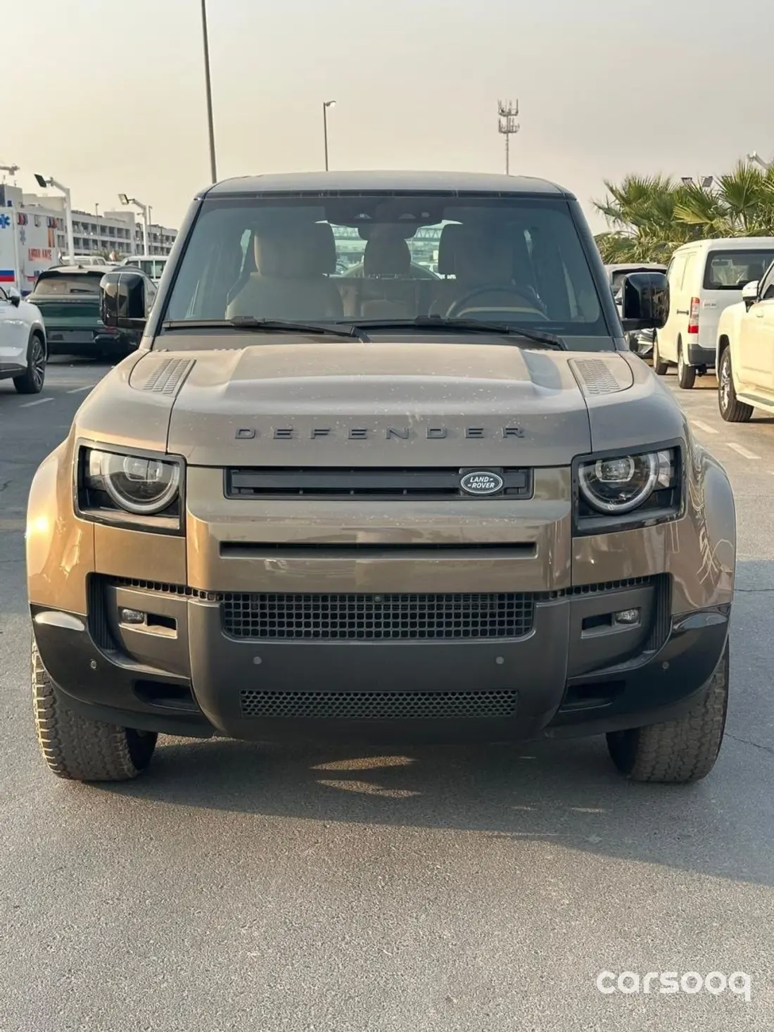 لاند روفر ديفندر 90 فئة S P300 موديل 2026 محرك 2.0T - بني/بيج - Photo 1