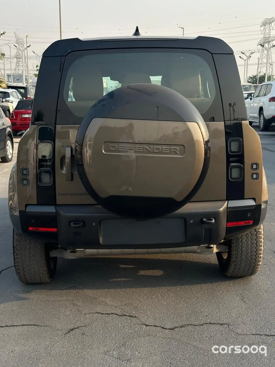 لاند روفر ديفندر 90 فئة S P300 موديل 2026 محرك 2.0T - بني/بيج - Photo 3