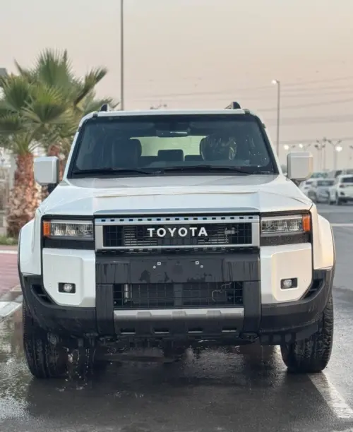 تويوتا لاند كروزر برادو GXR موديل 2025 محرك 2.4L توربو - أبيض/أسود