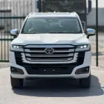 Toyota Land Cruiser VXR HEV 2026 Model 3.5L - GCC Specs - White/Beige For Export in Dubai - Thumbnail 2