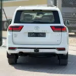 Toyota Land Cruiser VXR HEV 2026 Model 3.5L - GCC Specs - White/Beige For Export in Dubai - Thumbnail 3