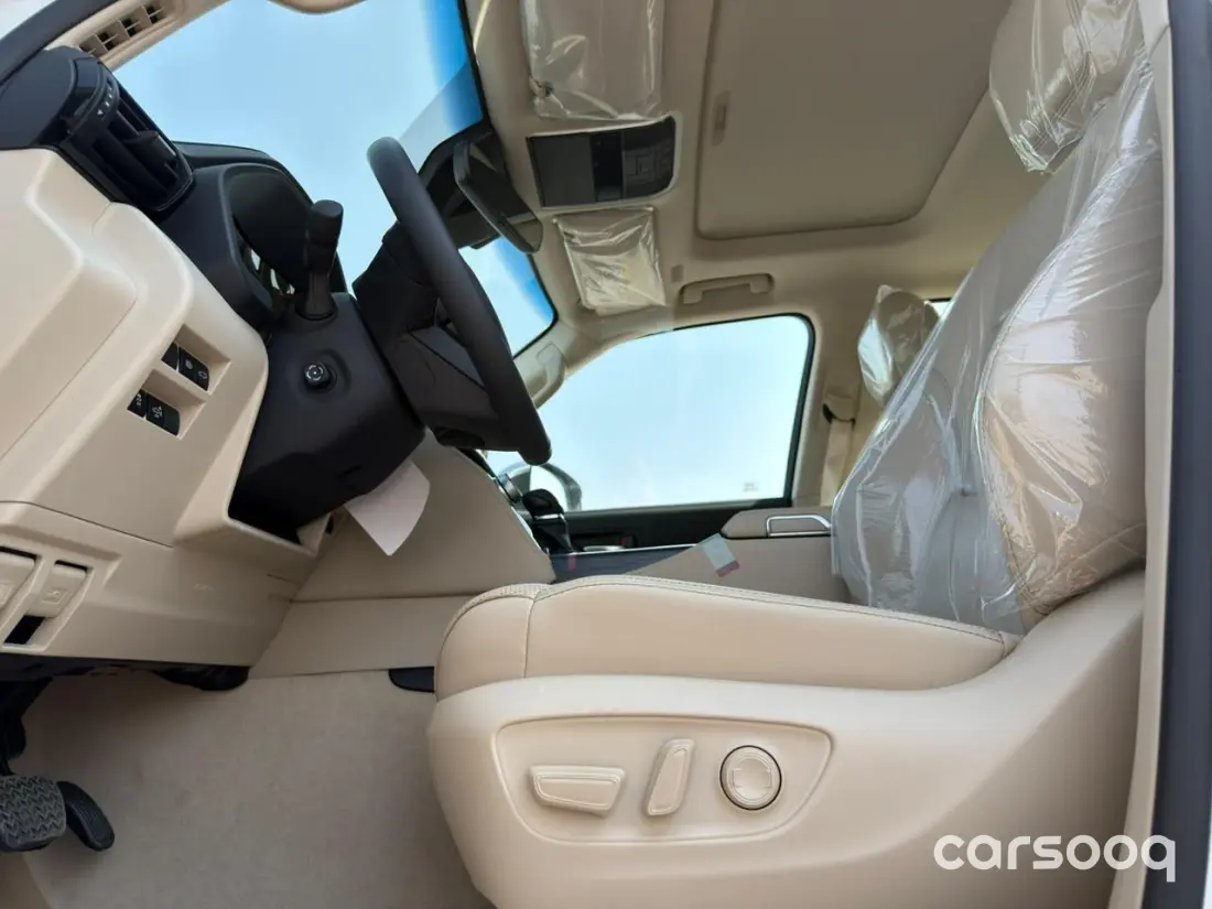 Toyota Land Cruiser VXR HEV 2026 Model 3.5L - GCC Specs - White/Beige For Export in Dubai - Photo 6