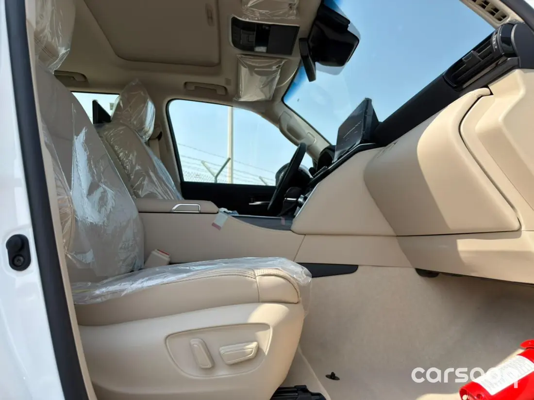 Toyota Land Cruiser VXR HEV 2026 Model 3.5L - GCC Specs - White/Beige For Export in Dubai - Photo 7
