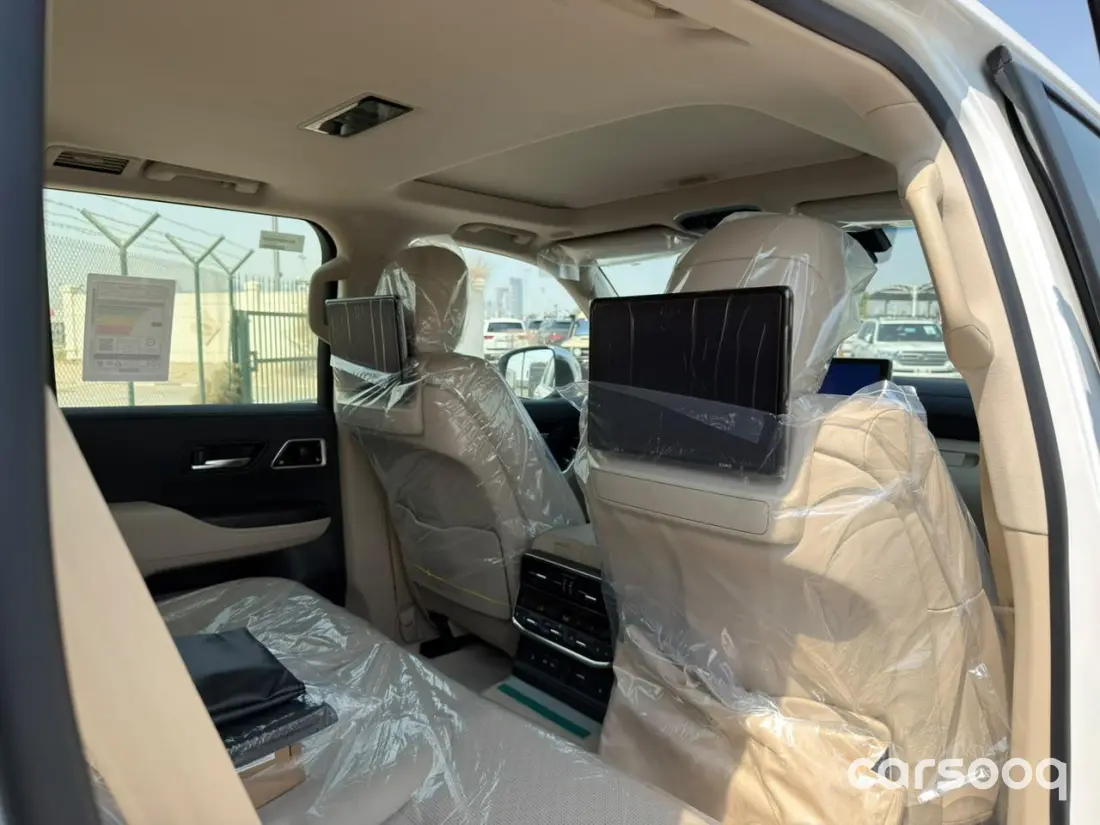 Toyota Land Cruiser VXR HEV 2026 Model 3.5L - GCC Specs - White/Beige For Export in Dubai - Photo 10