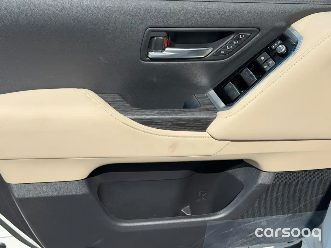 Toyota Land Cruiser VXR HEV 2026 Model 3.5L - GCC Specs - White/Beige For Export in Dubai - Photo 11