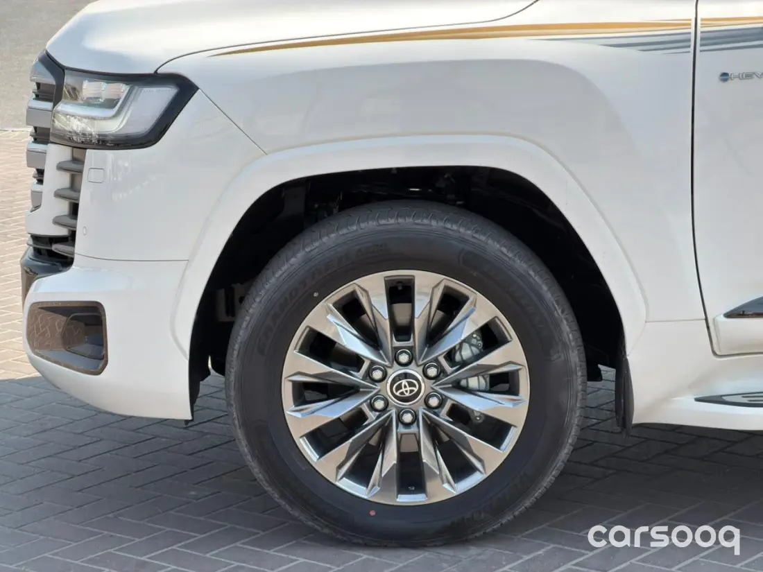 Toyota Land Cruiser VXR HEV 2026 Model 3.5L - GCC Specs - White/Beige For Export in Dubai - Photo 15