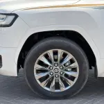 Toyota Land Cruiser VXR HEV 2026 Model 3.5L - GCC Specs - White/Beige For Export in Dubai - Thumbnail 15