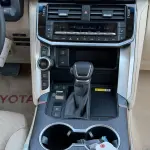 Toyota Land Cruiser VXR HEV 2026 Model 3.5L - GCC Specs - White/Beige For Export in Dubai - Thumbnail 22