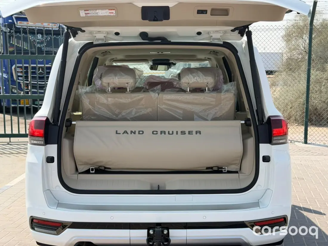 Toyota Land Cruiser VXR HEV 2026 Model 3.5L - GCC Specs - White/Beige For Export in Dubai - Photo 24