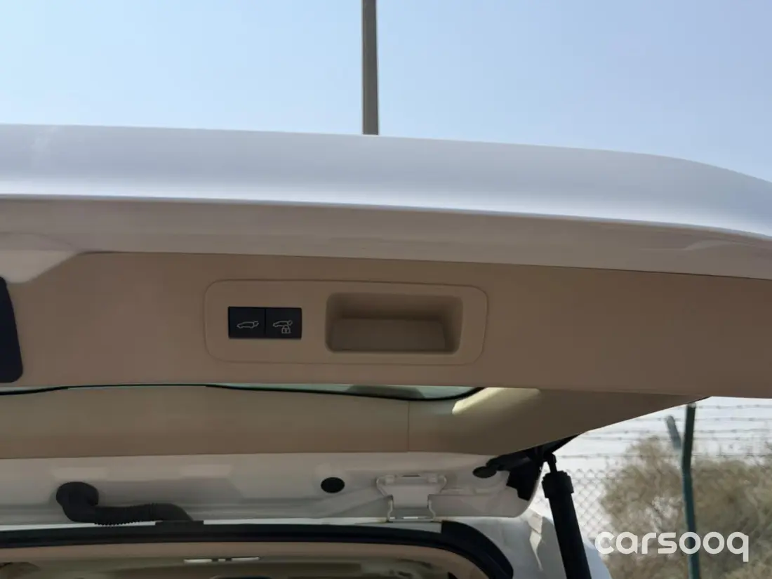 Toyota Land Cruiser VXR HEV 2026 Model 3.5L - GCC Specs - White/Beige For Export in Dubai - Photo 25