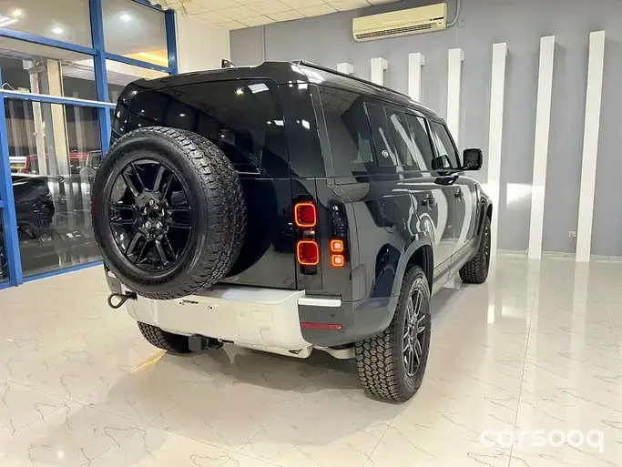 لاند روفر ديفيندر 110 محرك 2.0L توربو موديل 2024 - أسود/أسود - Photo 18
