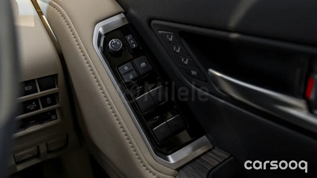 Toyota Land Cruiser 300 ZX (RHD) 3.3L Twin-Turbo Diesel 2026 - Black/Beige - Photo 14