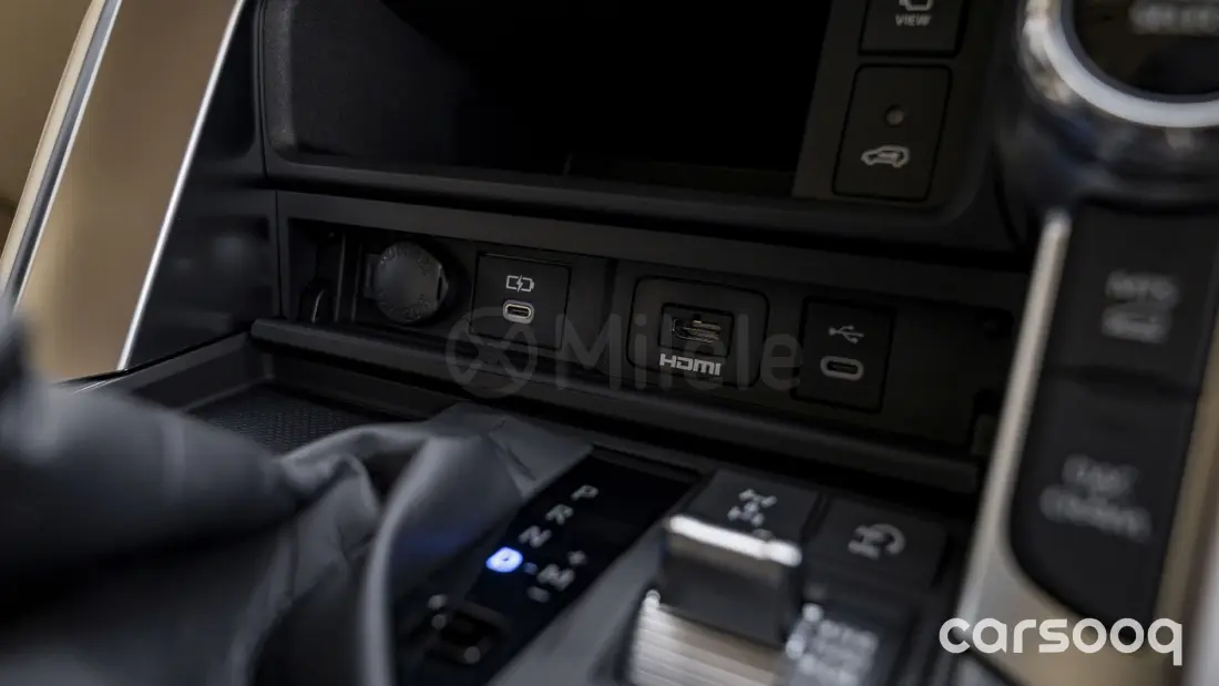Toyota Land Cruiser 300 ZX (RHD) 3.3L Twin-Turbo Diesel 2026 - Black/Beige - Photo 22
