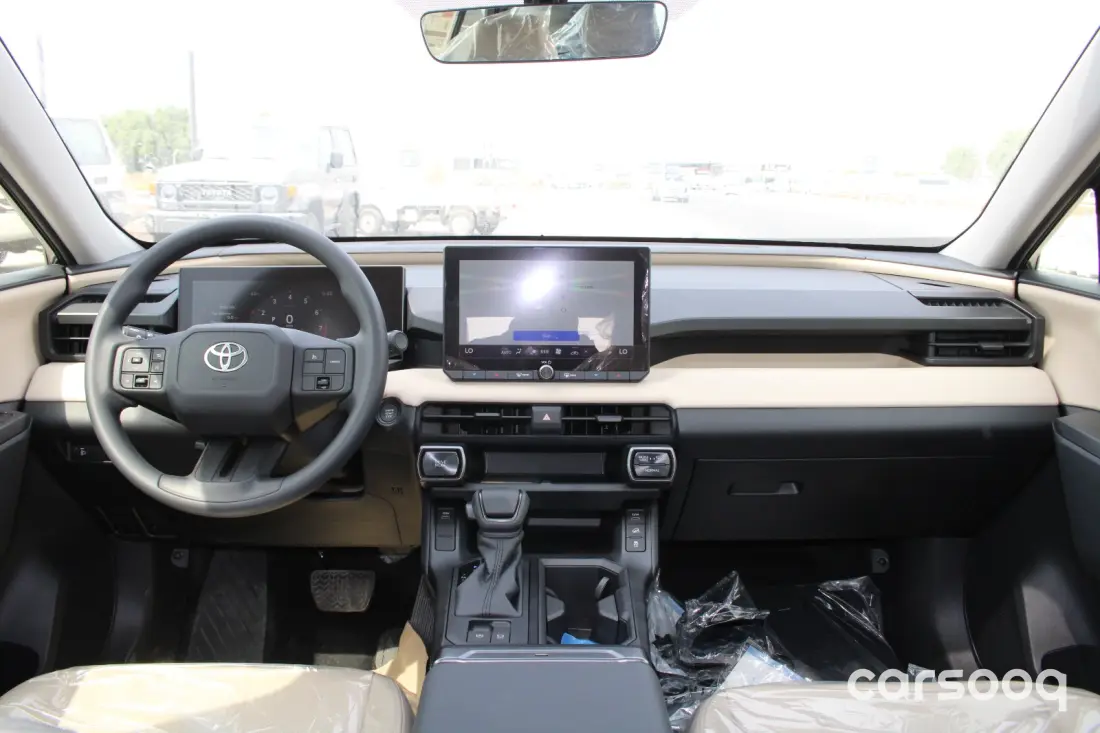 Toyota RAV4 XLE 2.0L 2026 - GCC Specs - Black/Beige - Photo 15