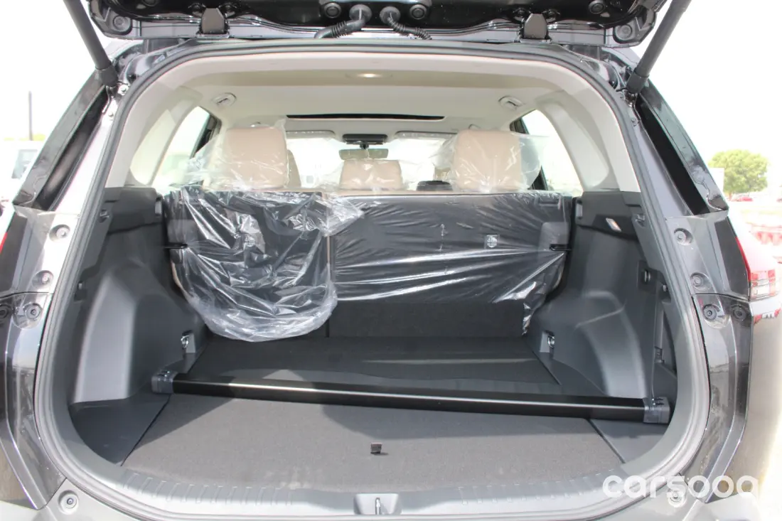 Toyota RAV4 XLE 2.0L 2026 - GCC Specs - Black/Beige - Photo 19