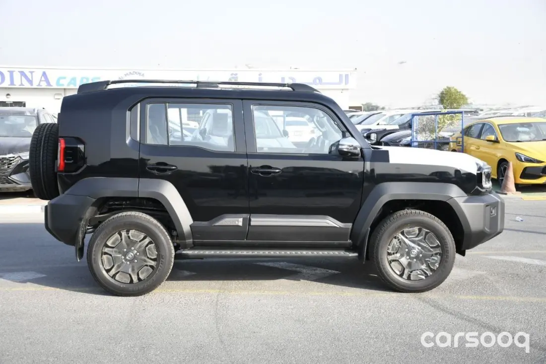 2027 Toyota FJ Cruiser 2.7L - GCC Specs - Black/Black - Photo 4