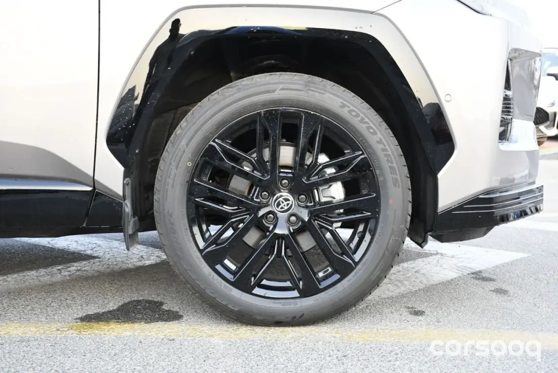 Toyota RAV4 XSE 2.5L Hybrid 2025 - GCC Specs - Grey/Black - Photo 18