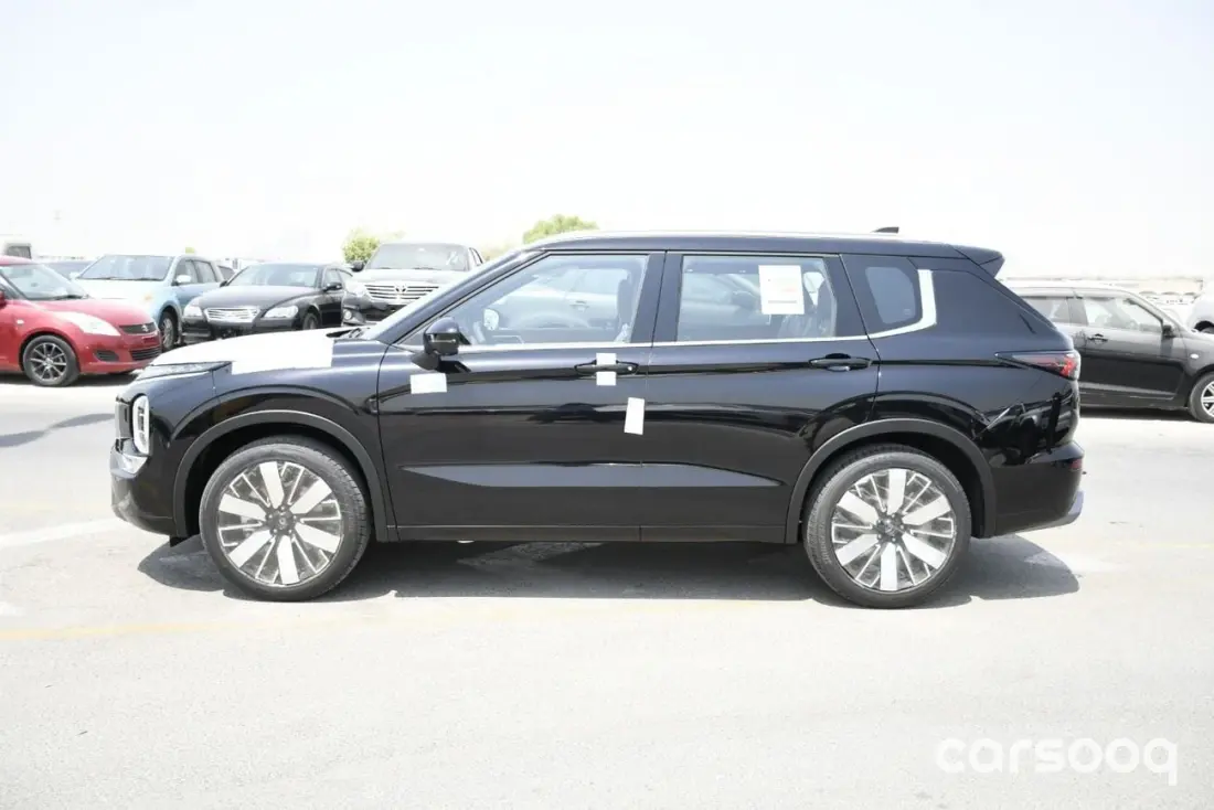 Mitsubishi Outlander P-Line 2.5L 2026 - GCC Specs - Black/Brown - Photo 4