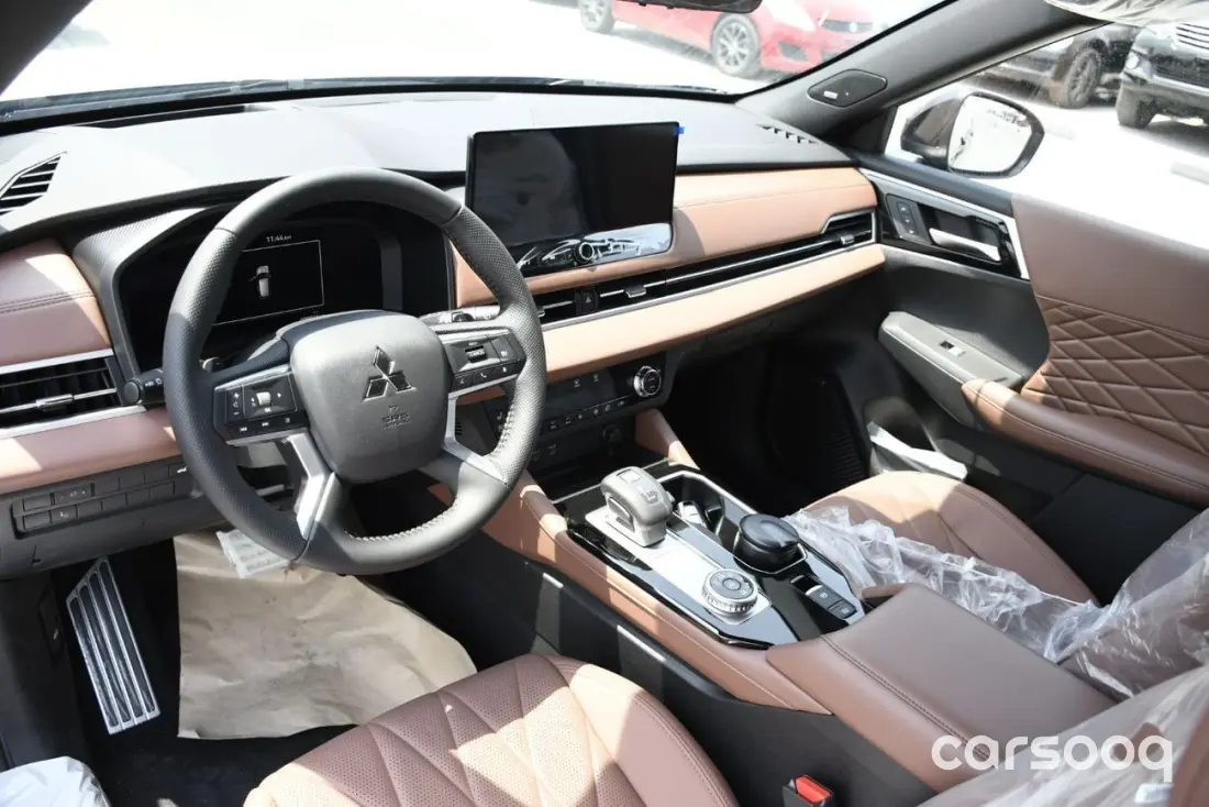 Mitsubishi Outlander P-Line 2.5L 2026 - GCC Specs - Black/Brown - Photo 9