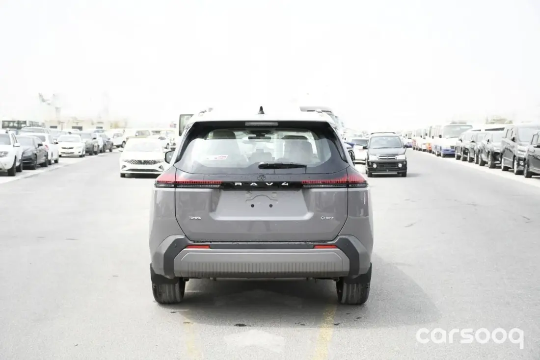 Toyota RAV4 Limited 2.5L Hybrid 2026 Model - GCC Specs - Silver/Beige - Photo 3