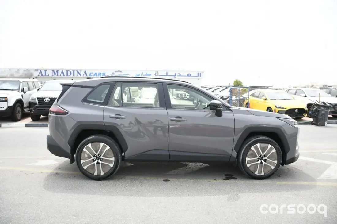 Toyota RAV4 Limited 2.5L Hybrid 2026 Model - GCC Specs - Silver/Beige - Photo 4