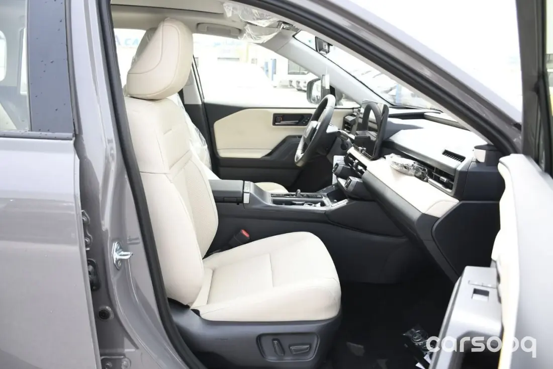 Toyota RAV4 Limited 2.5L Hybrid 2026 Model - GCC Specs - Silver/Beige - Photo 7
